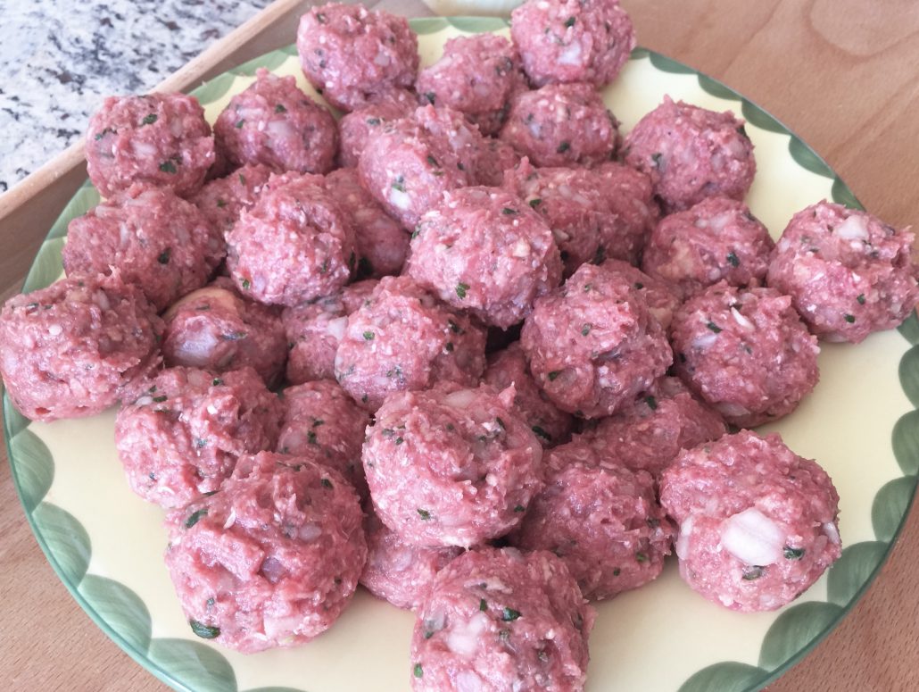 Preparation for Meat for Koenigsberger Klopse German Meatballs
