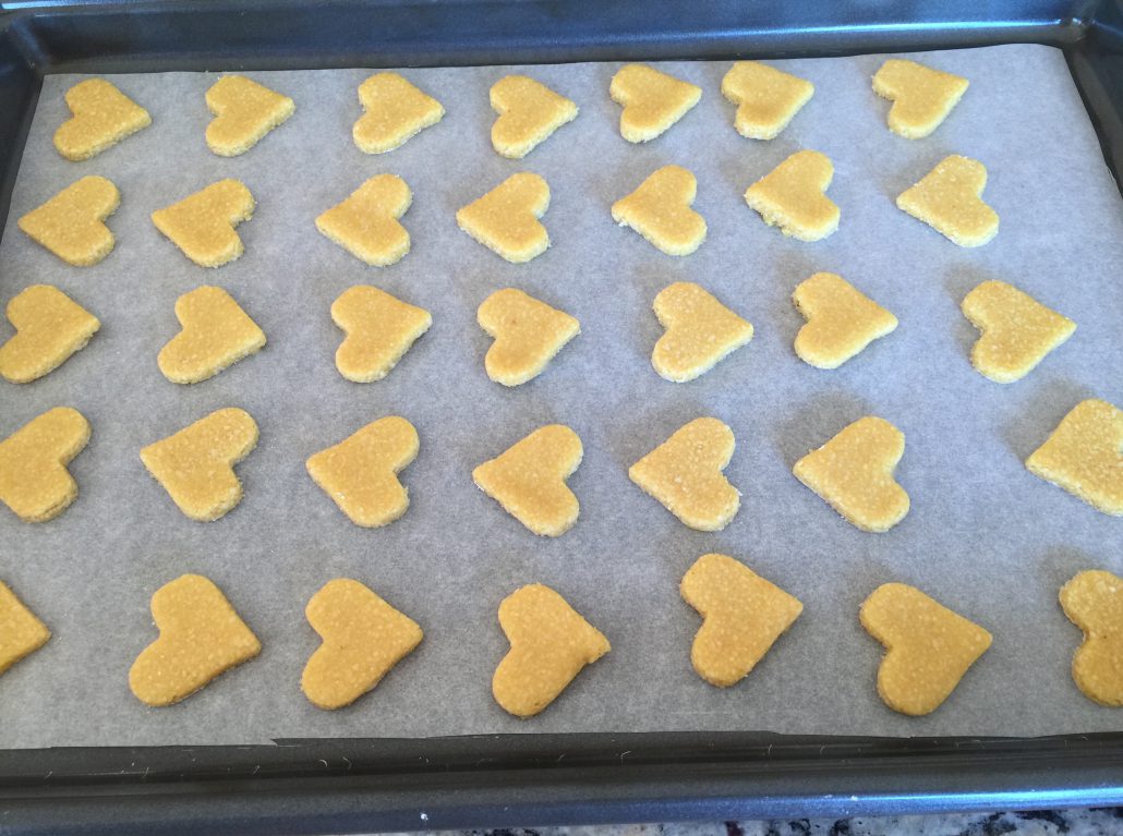 Finishing German lemon hearts recipe