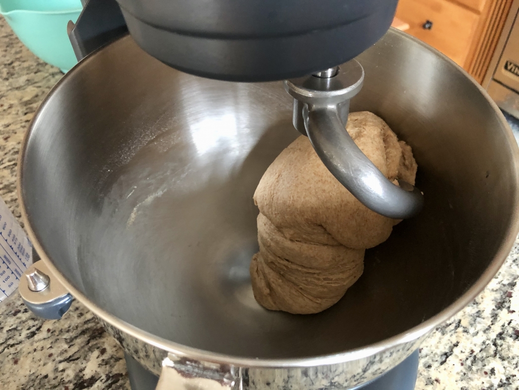 Preparation of the dough for the spelt rolls