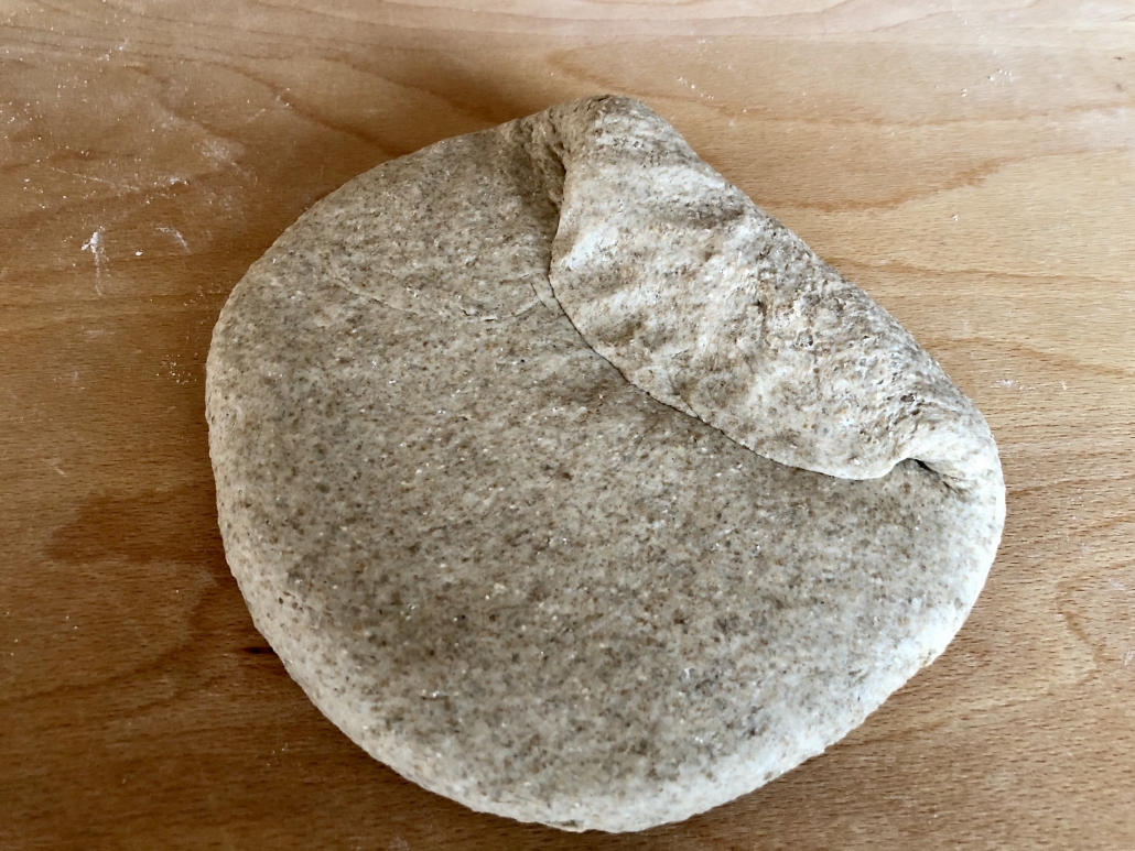 preparation of the round homemade rye bread